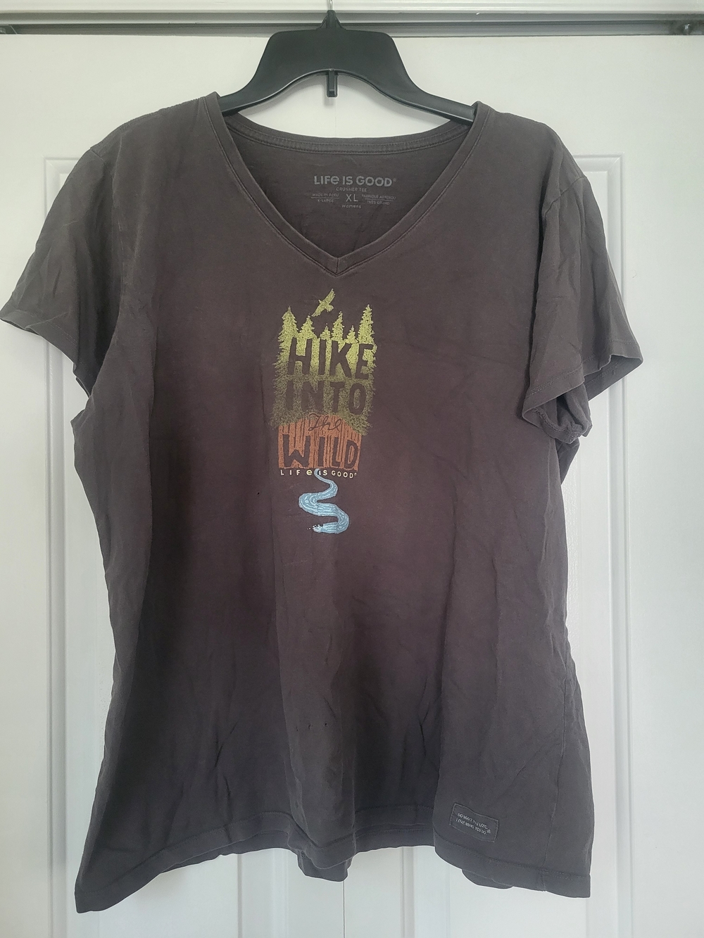 Life Is Good Women's Charcoal V-Neck 'Hike Into the Wild' Tee